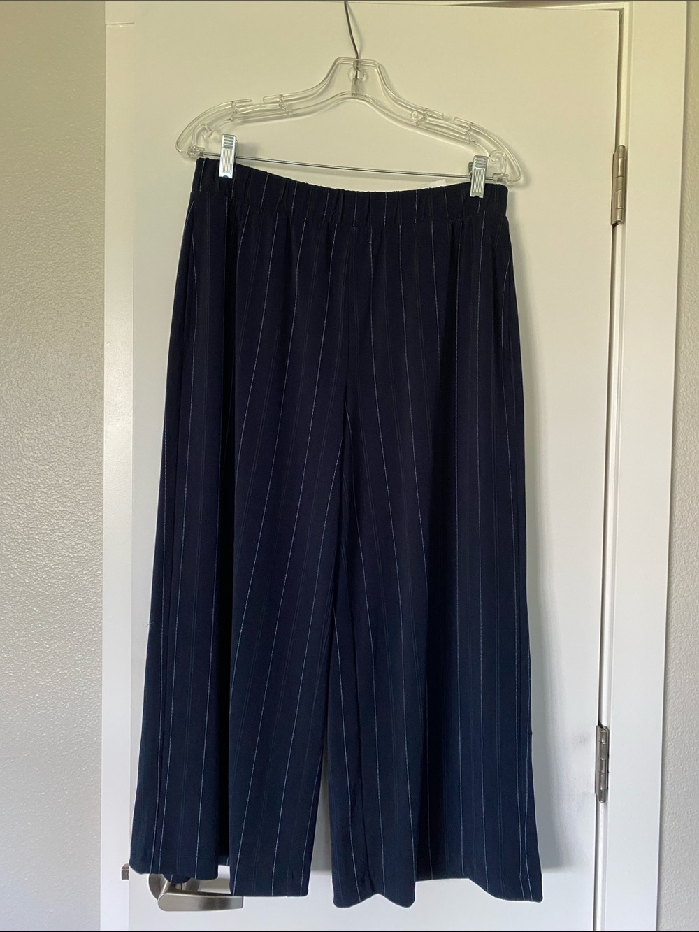 Banana Republic Navy Pinstripe Wide-Leg Crop Ankle Stretch Flowy Pants M/L